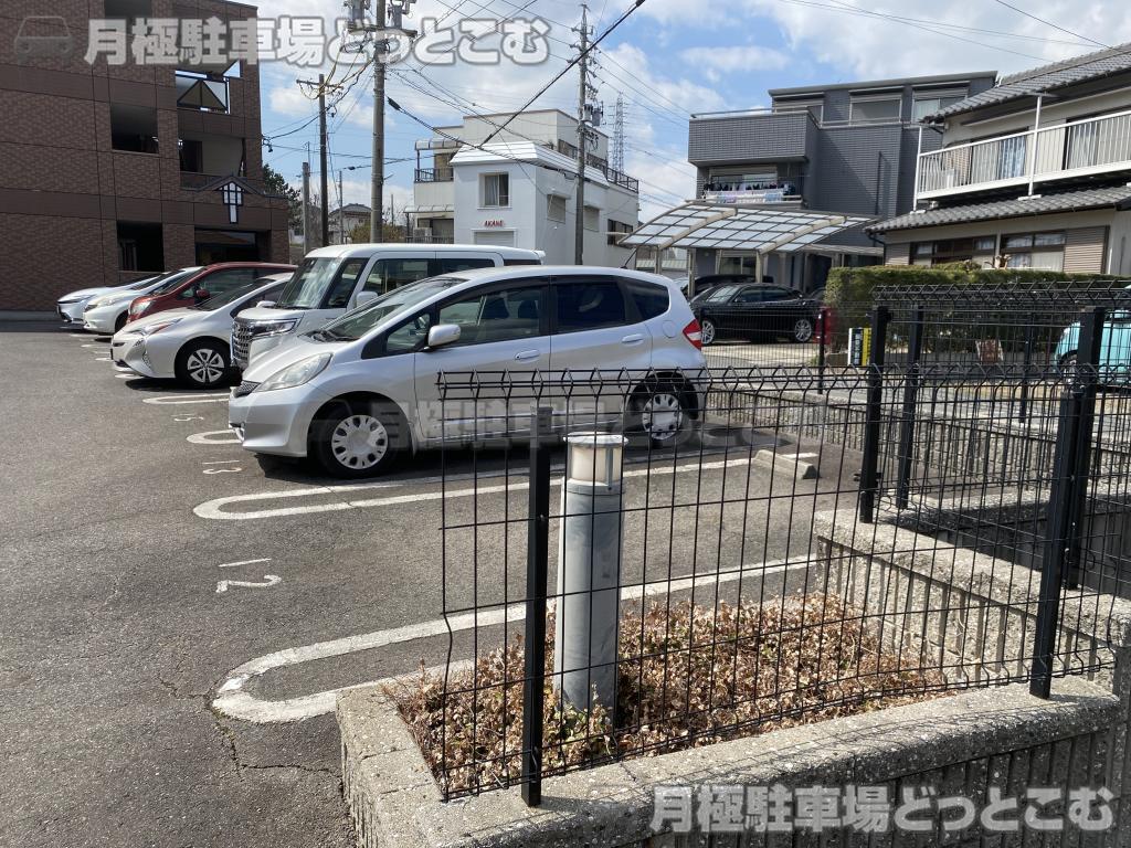 大府市柊山町5丁目110の月極駐車場2