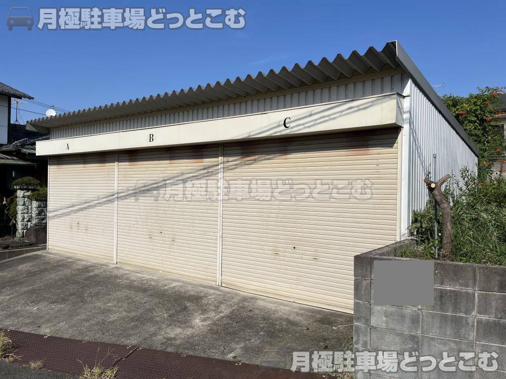 泉南郡熊取町五月ヶ丘2丁目1−27の月極駐車場3