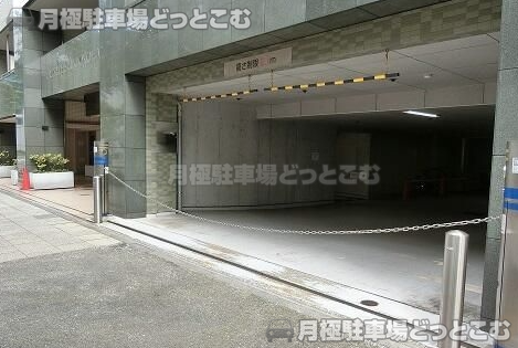 横浜市港北区新横浜3丁目1－2の月極駐車場2