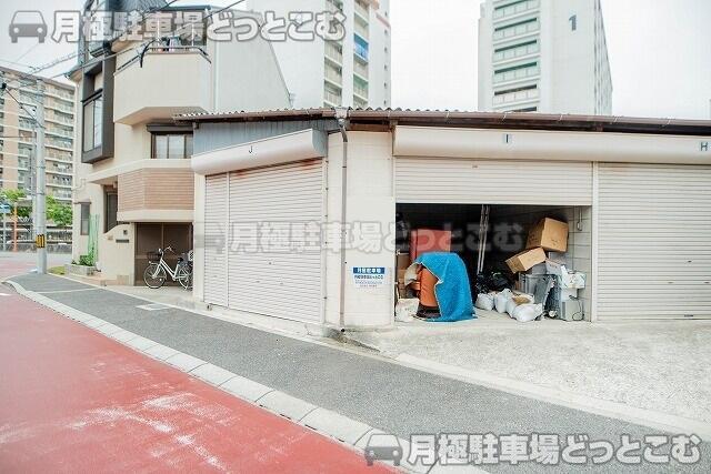 西宮市神明町1番19号の月極駐車場3