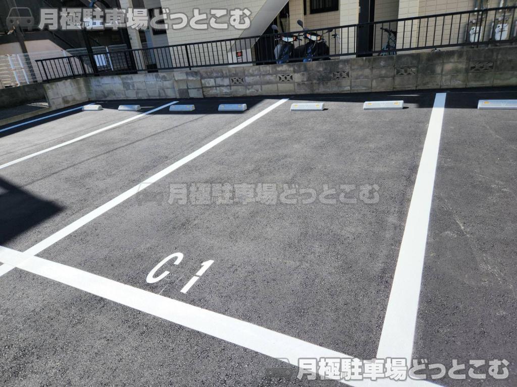 福岡市博多区昭南町3丁目37-4の月極駐車場2
