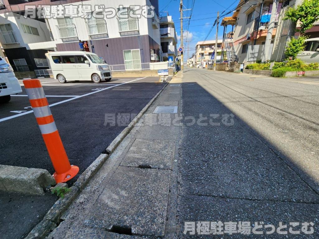 福岡市博多区昭南町3丁目37-4の月極駐車場8