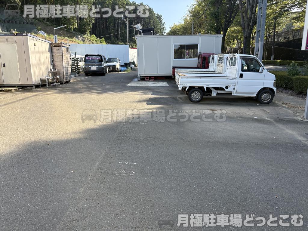 八王子市寺田町1380の月極駐車場2