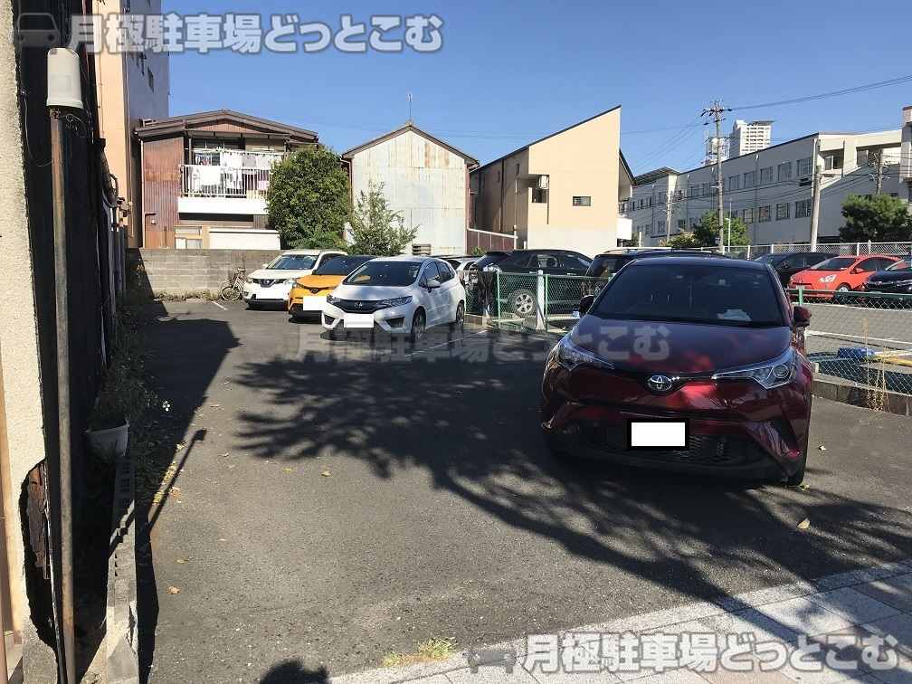名古屋市熱田区五本松町117-1、117-2の月極駐車場1
