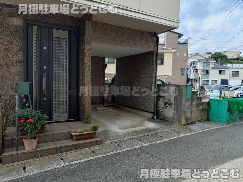 横須賀市上町1丁目40-9の月極駐車場4