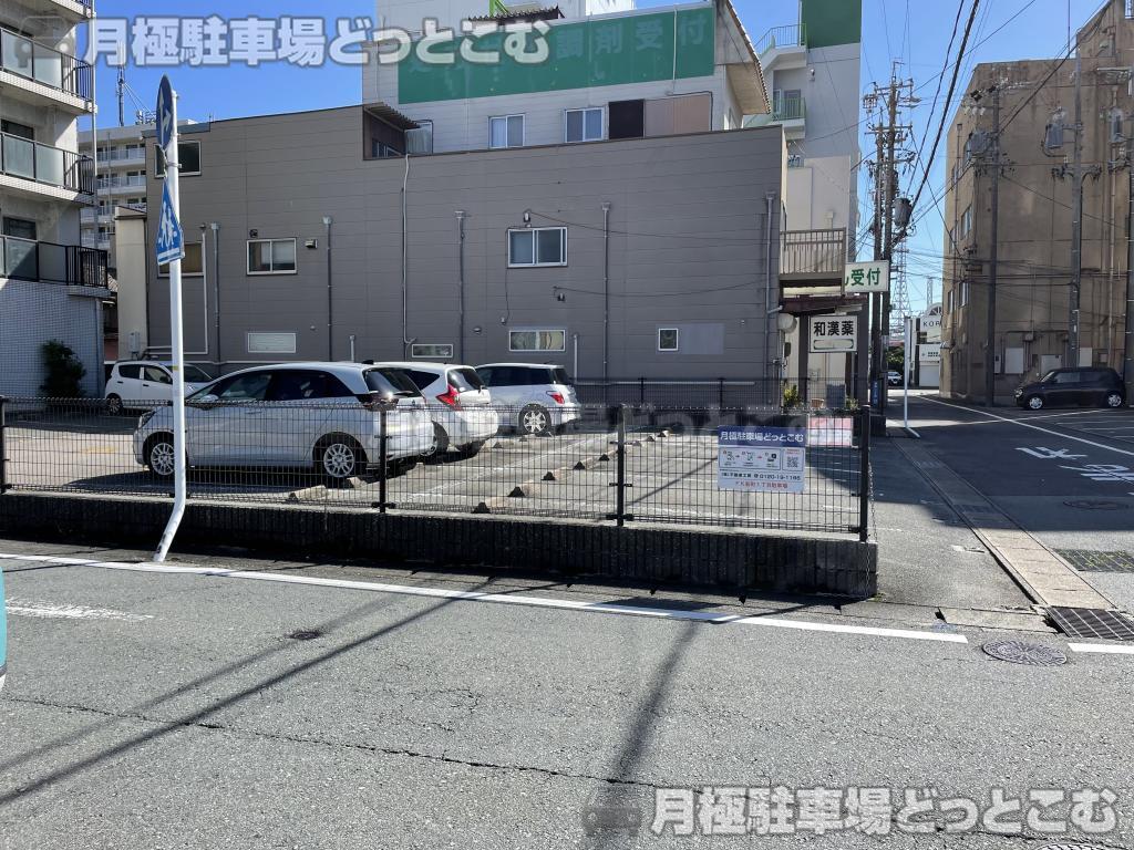津市新町1丁目242の月極駐車場2