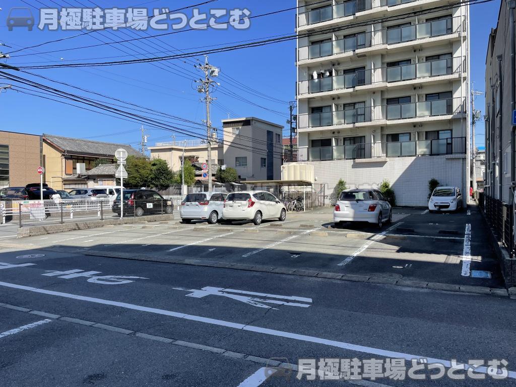 津市新町1丁目242の月極駐車場5