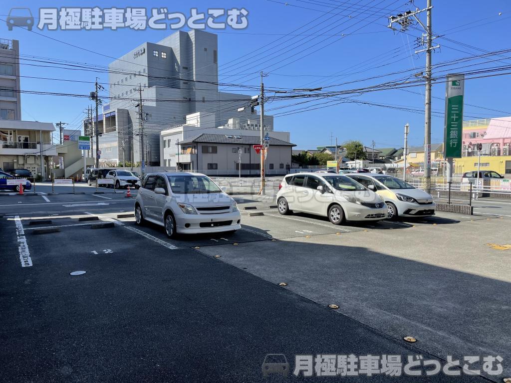 津市新町1丁目242の月極駐車場6