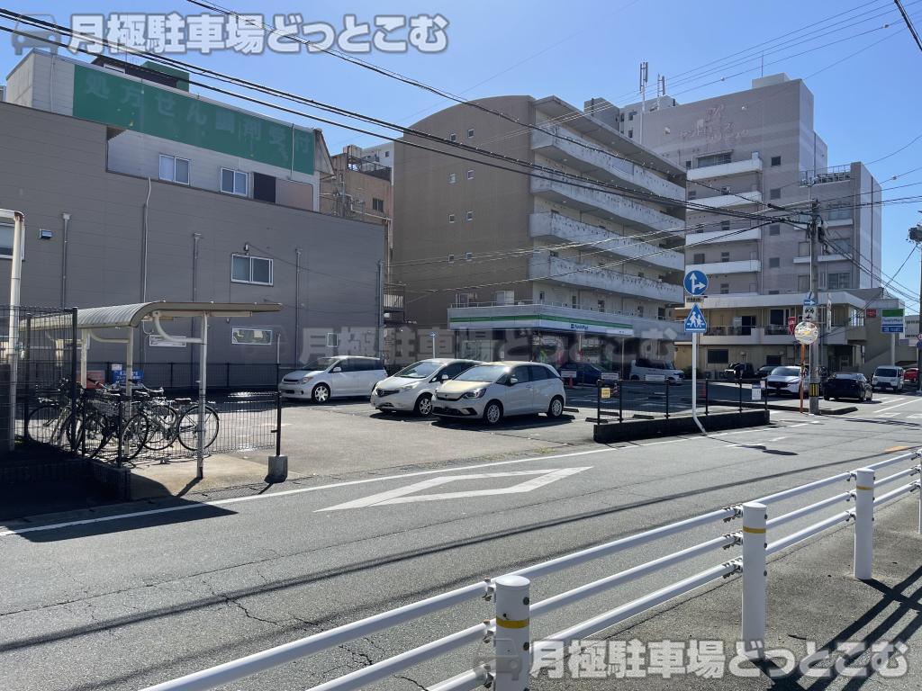 津市新町1丁目242の月極駐車場8