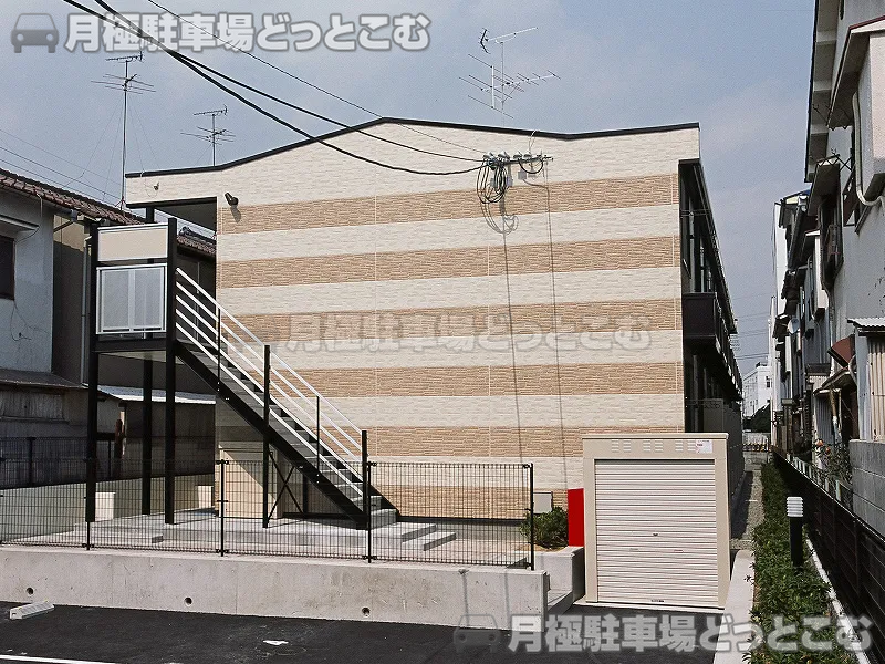 豊中市庄本町2－3－23の月極駐車場1