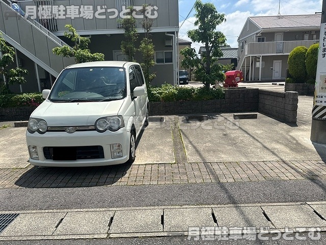 岡崎市法性寺町字色子41-1の月極駐車場3
