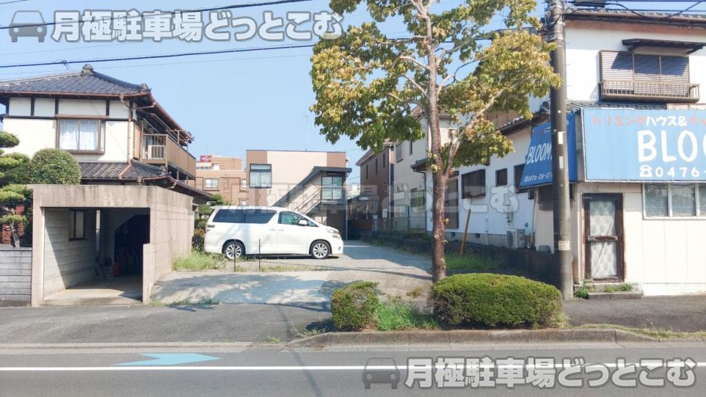 成田市囲護台1丁目2-21の月極駐車場2
