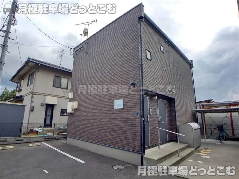 岡山市北区七日市西町5－16の月極駐車場1