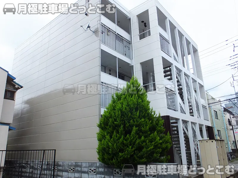 清瀬市松山2－6－42の月極駐車場1