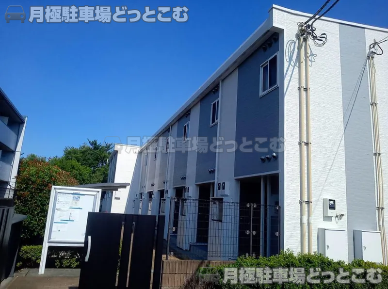 調布市深大寺南町4－40－1の月極駐車場1