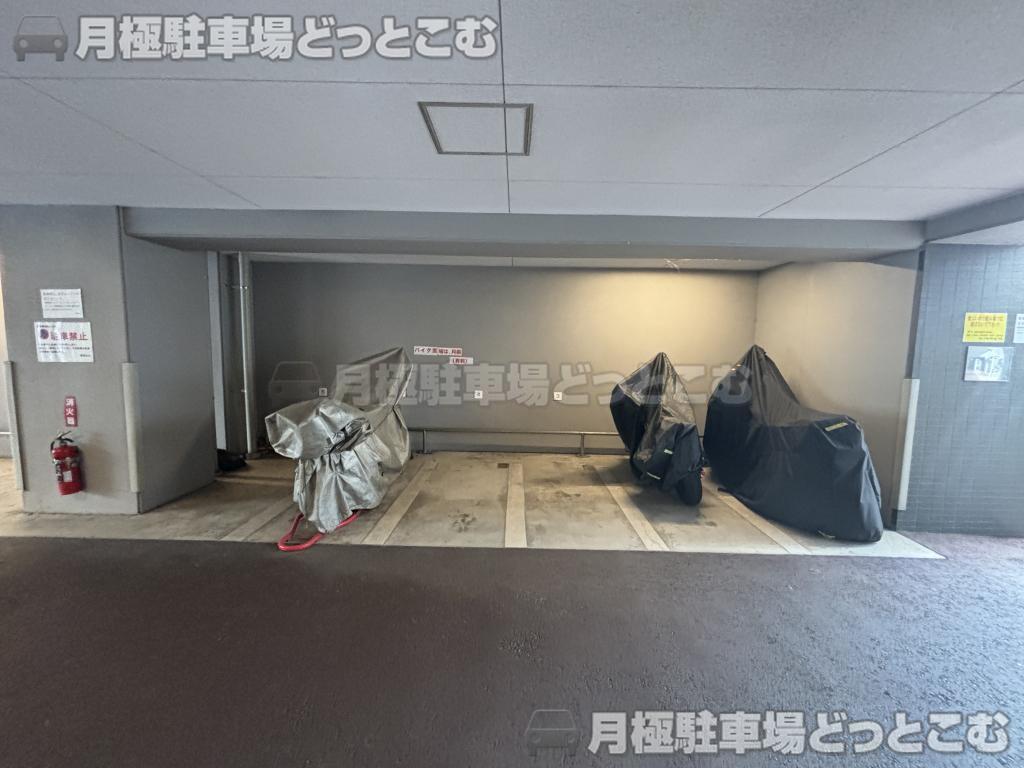 名古屋市中区千代田3丁目34-15の月極駐車場2