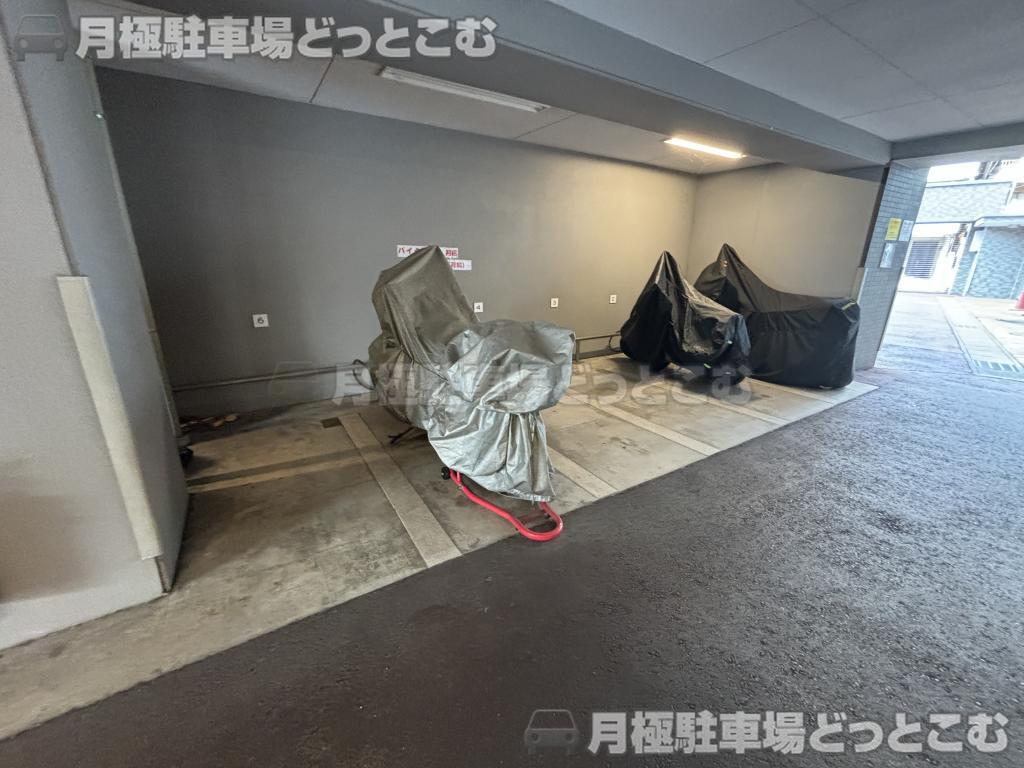 名古屋市中区千代田3丁目34-15の月極駐車場3