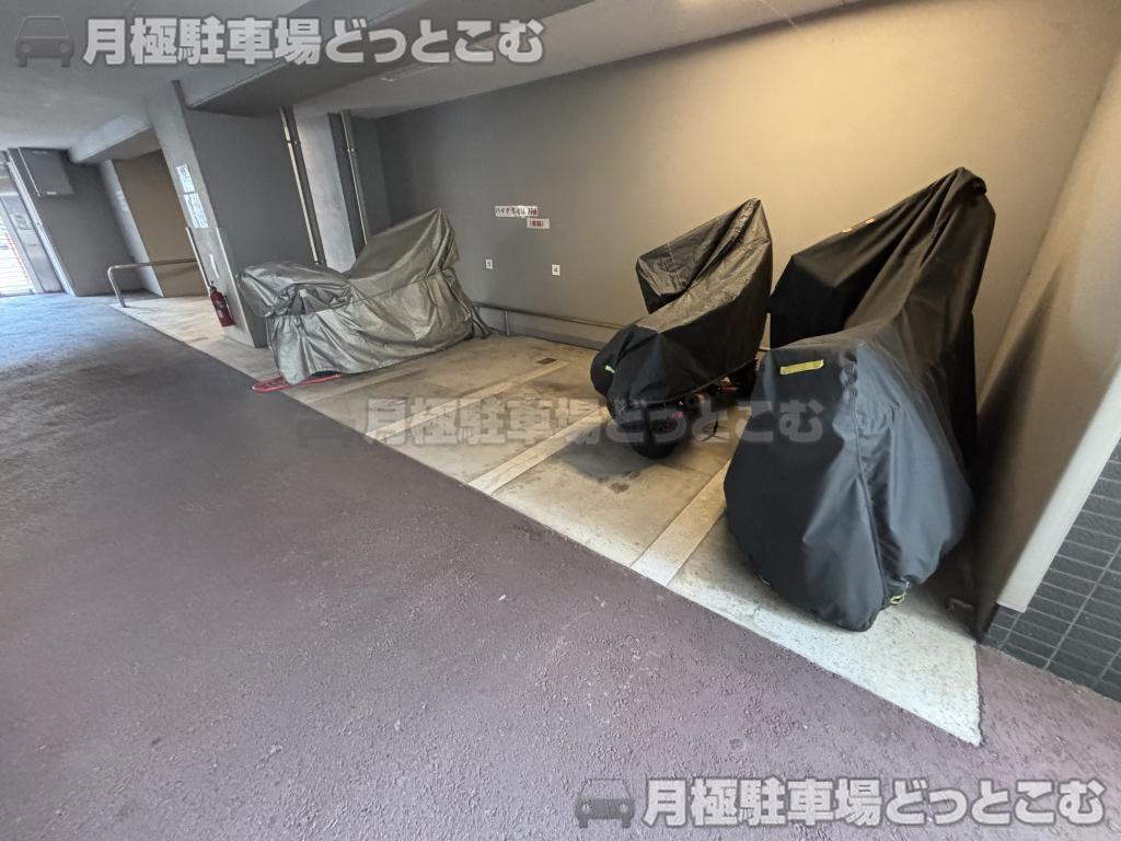 名古屋市中区千代田3丁目34-15の月極駐車場4