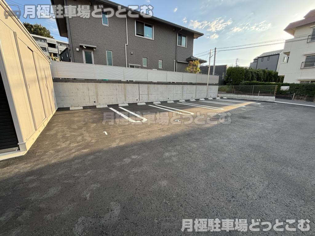 名古屋市千種区汁谷町77番地の月極駐車場4