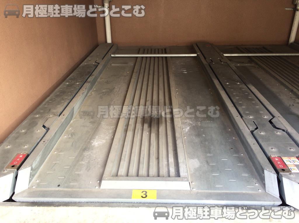 神戸市兵庫区三川口町3-3-10の月極駐車場2