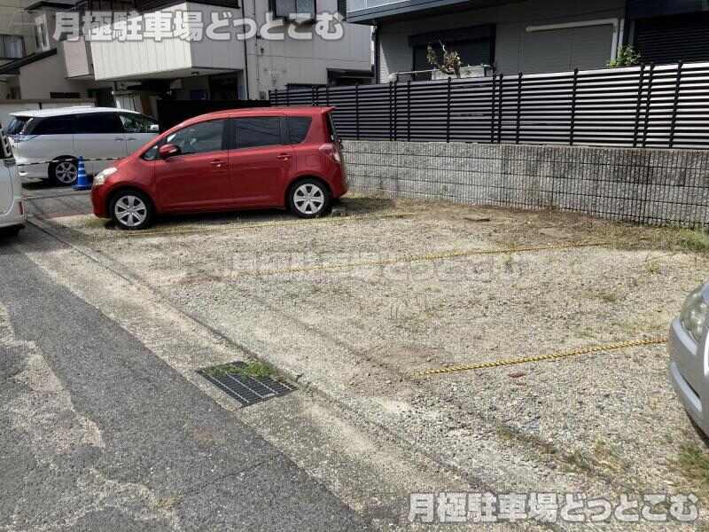 神戸市東灘区御影本町3丁目15-4の月極駐車場2