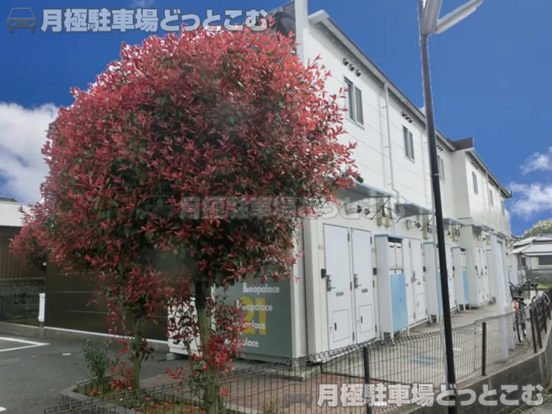 北九州市小倉南区下石田2－11－17の月極駐車場1