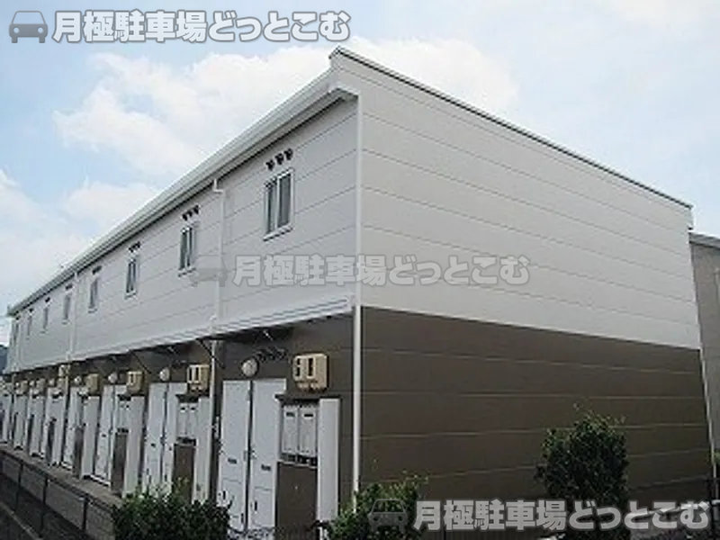 新城市富沢半田18の月極駐車場1