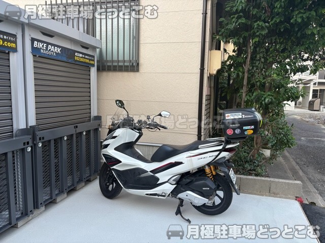 名古屋市西区栄生2丁目2621の月極駐車場2