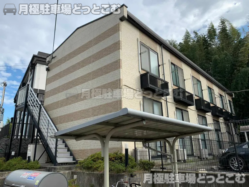 枚方市印田町8－5の月極駐車場1