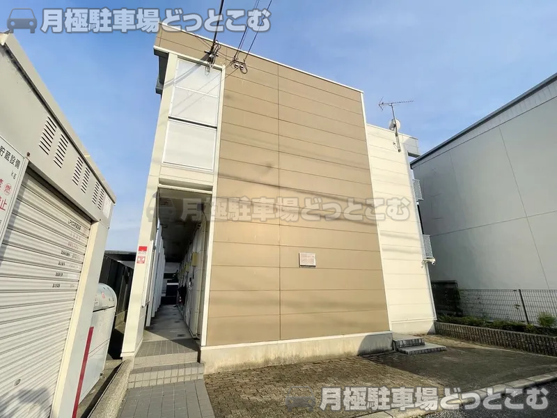 彦根市橋向町13の月極駐車場1