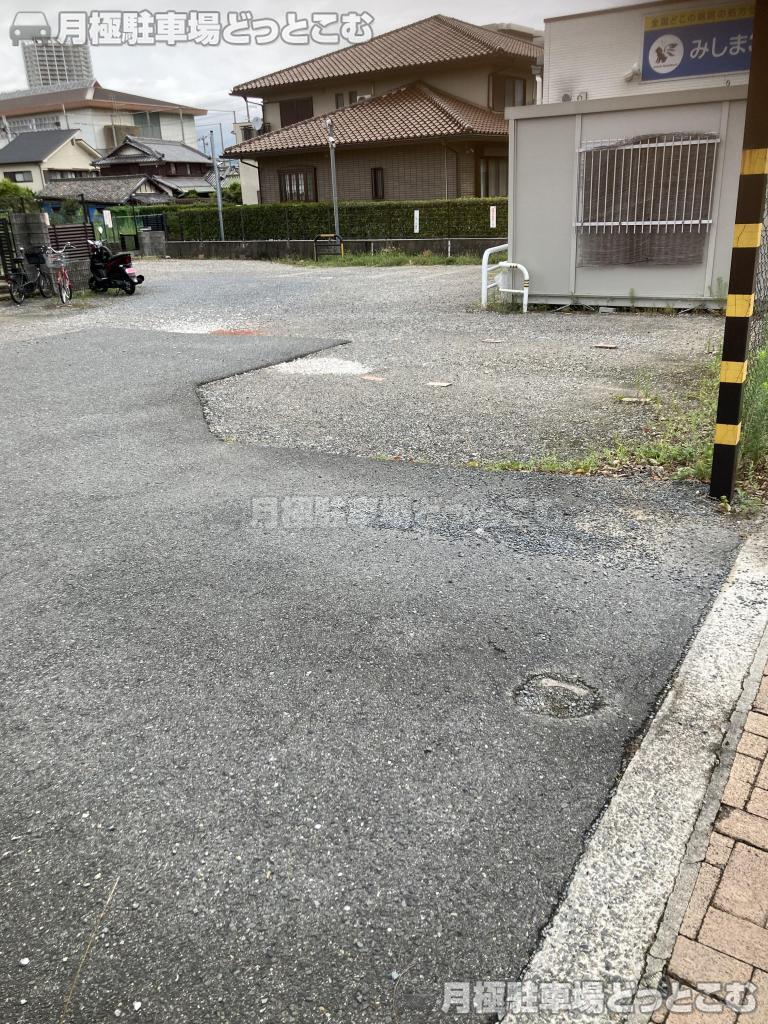 摂津市三島3丁目7－2の月極駐車場2