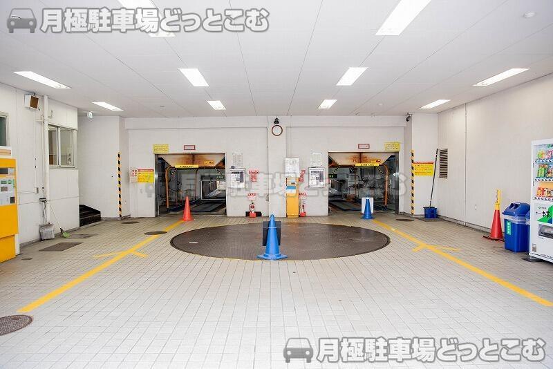神戸市中央区北長狭通4丁目4-18の月極駐車場2