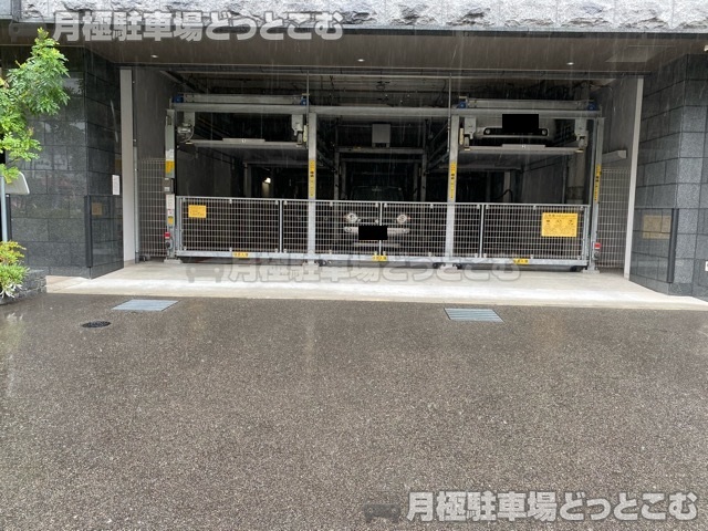 神戸市中央区橘通4-2-14の月極駐車場2