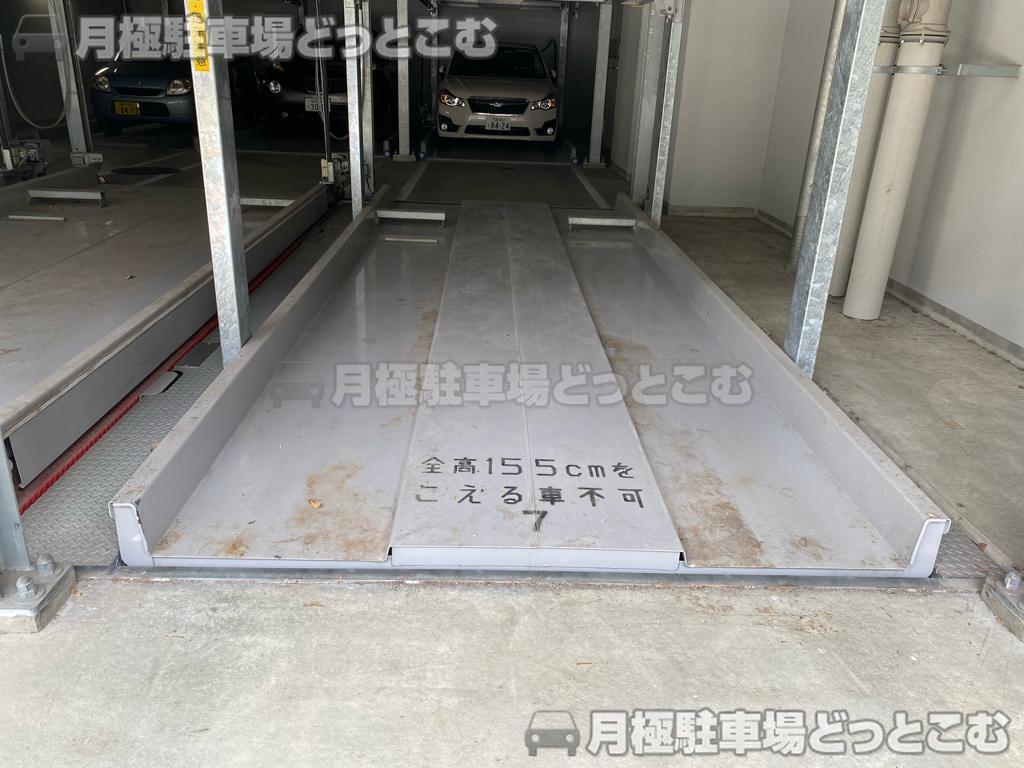 神戸市中央区橘通4-2-14の月極駐車場3