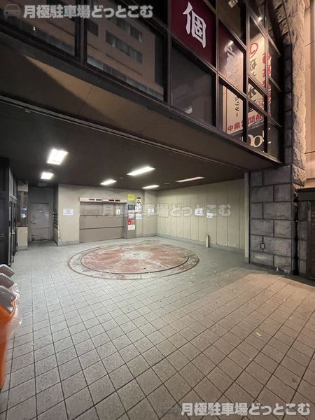 名古屋市中村区名駅3丁目26番6号の月極駐車場2