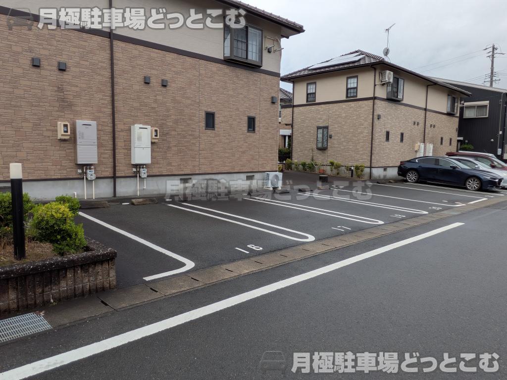豊川市平尾町上藤井12-1の月極駐車場2