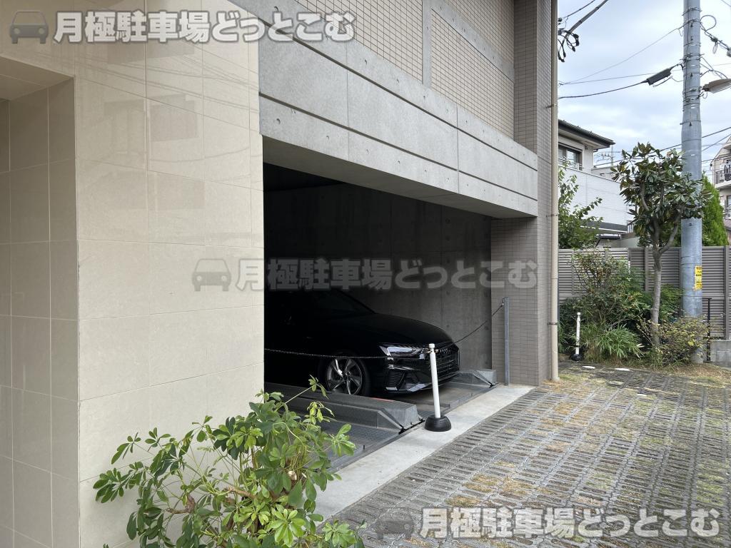 荒川区町屋4丁目17-2の月極駐車場4