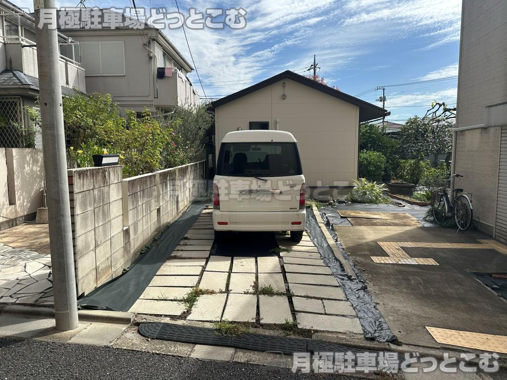杉並区上井草4丁目4-3の月極駐車場2