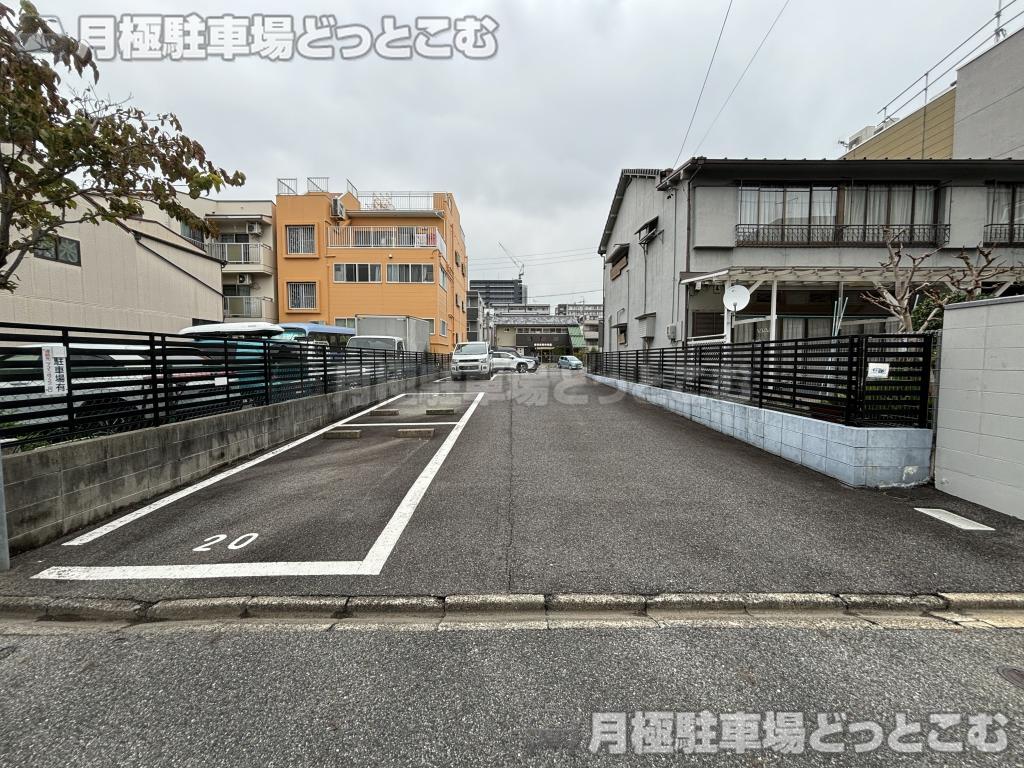 名古屋市千種区今池南1203番の月極駐車場6