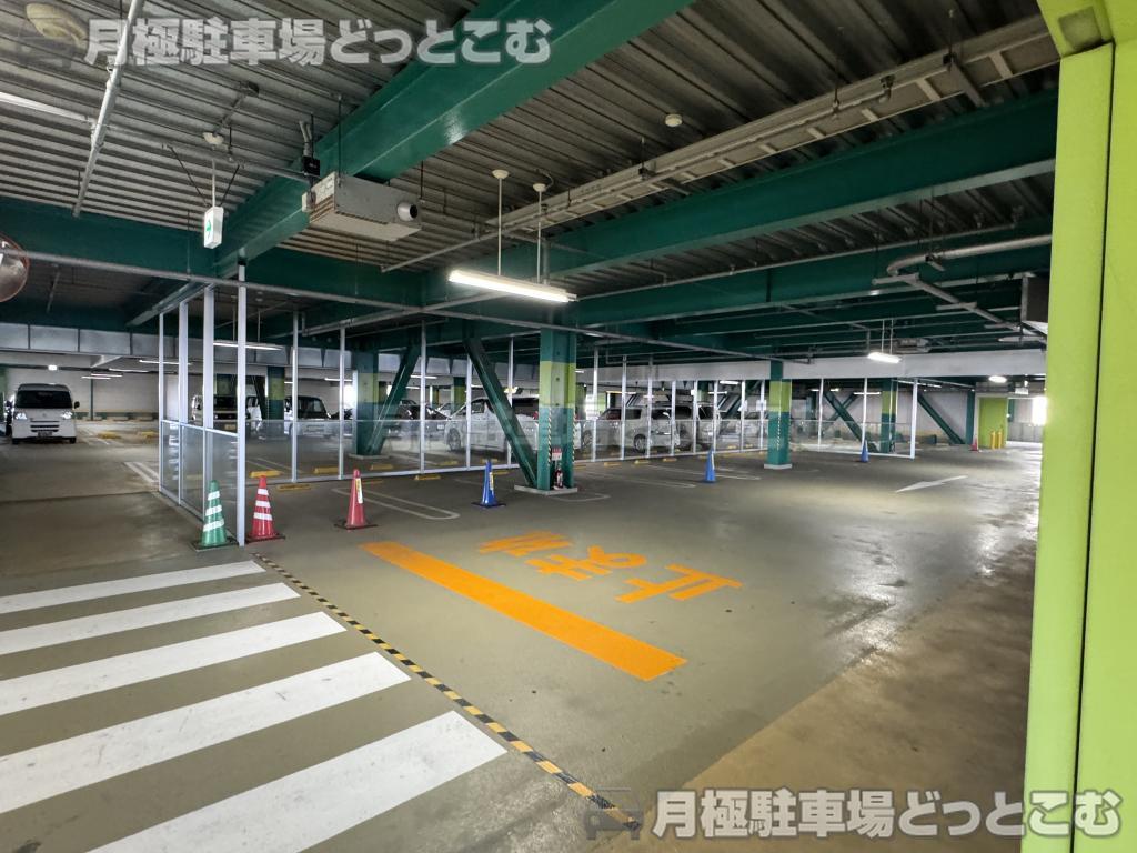 堺市東区北野田1084 の月極駐車場1