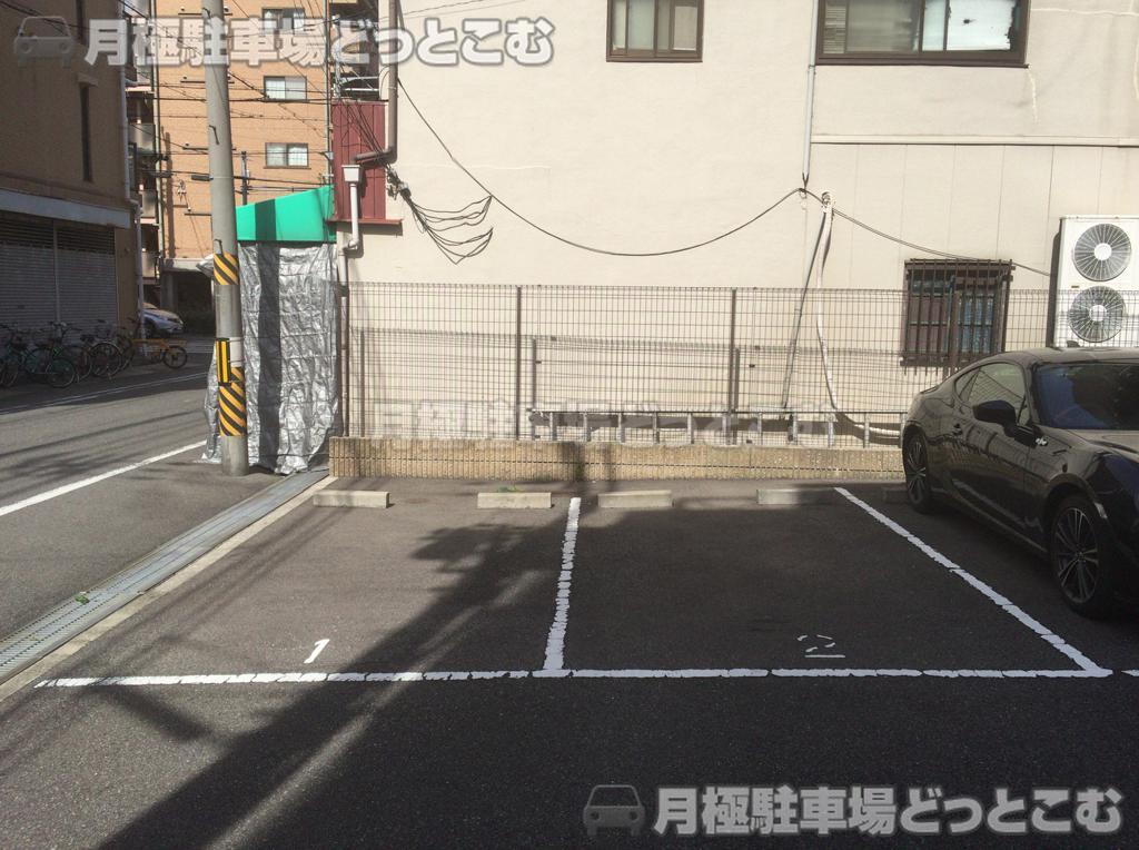 神戸市中央区日暮通3-5-1の月極駐車場2