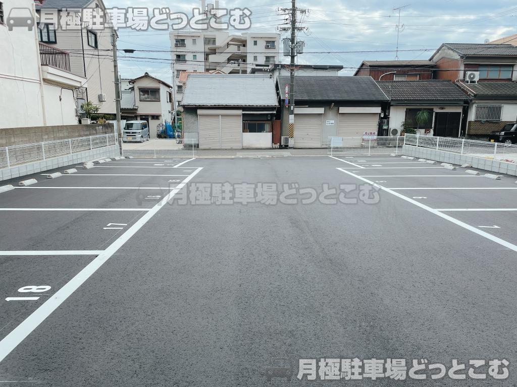 和歌山市吹屋町2丁目74の月極駐車場3