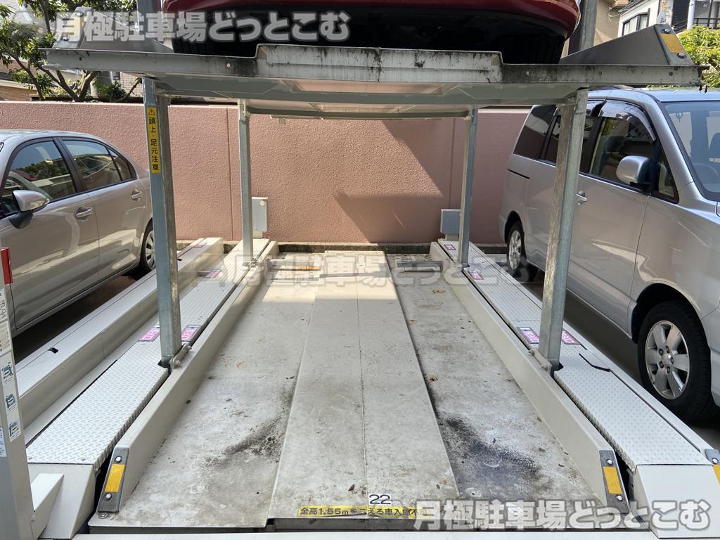 神戸市垂水区仲田1-8-24の月極駐車場2