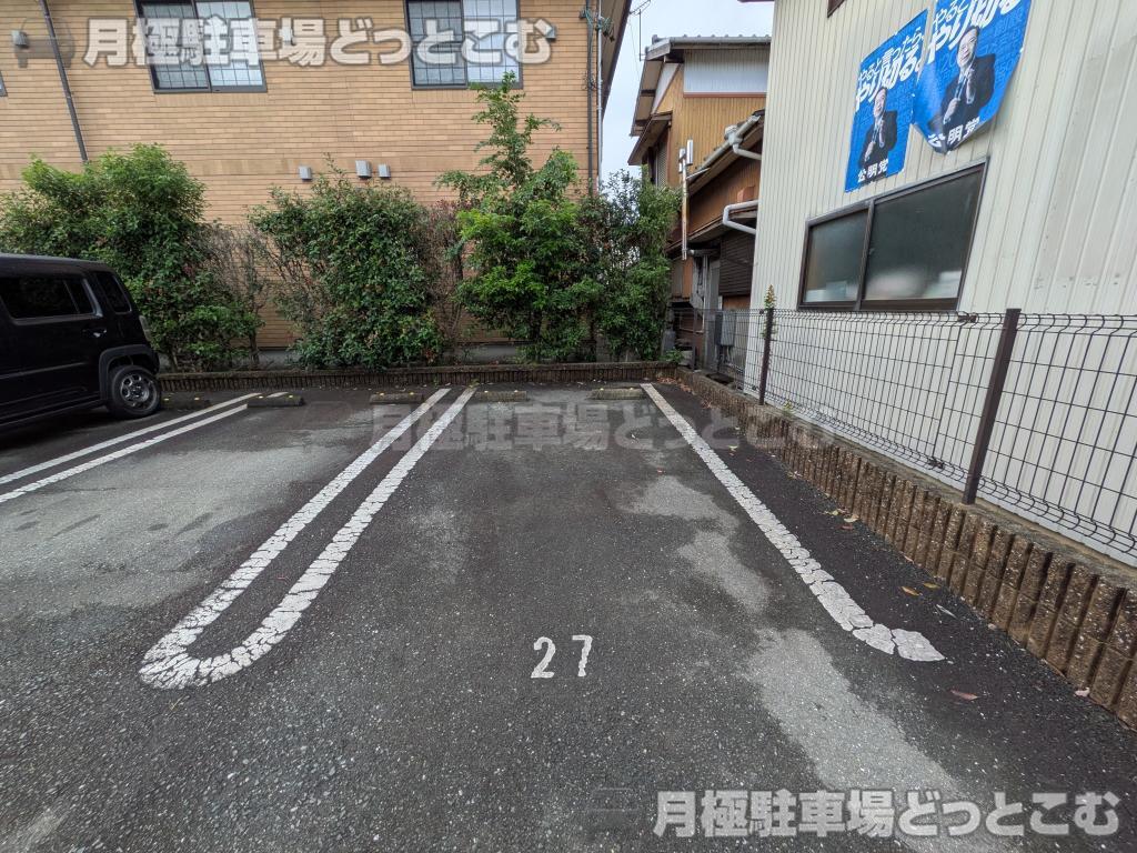 豊川市上野2丁目167番の月極駐車場3