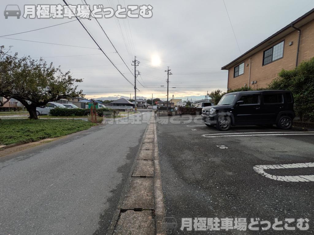 豊川市上野2丁目167番の月極駐車場4