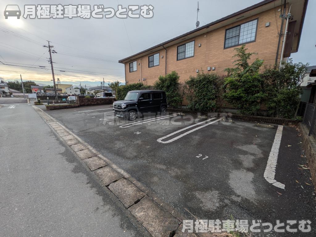 豊川市上野2丁目167番の月極駐車場5