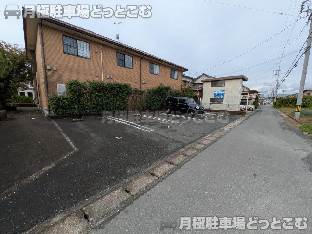 豊川市上野2丁目167番の月極駐車場6