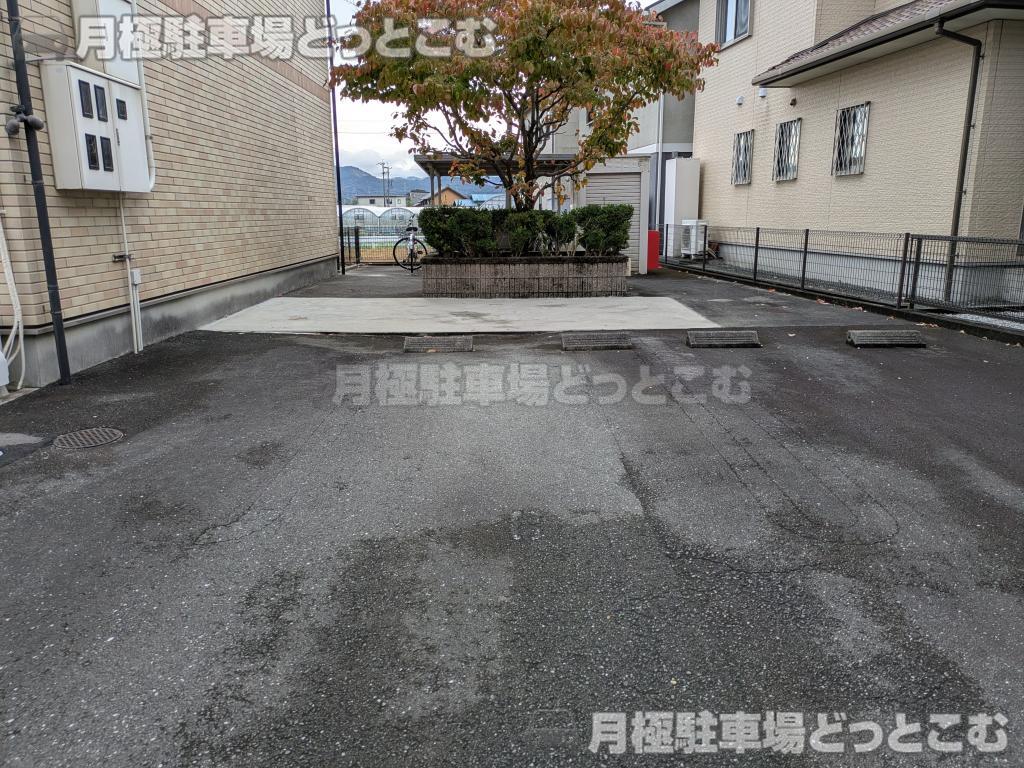 豊川市大橋町4丁目60番地の月極駐車場7