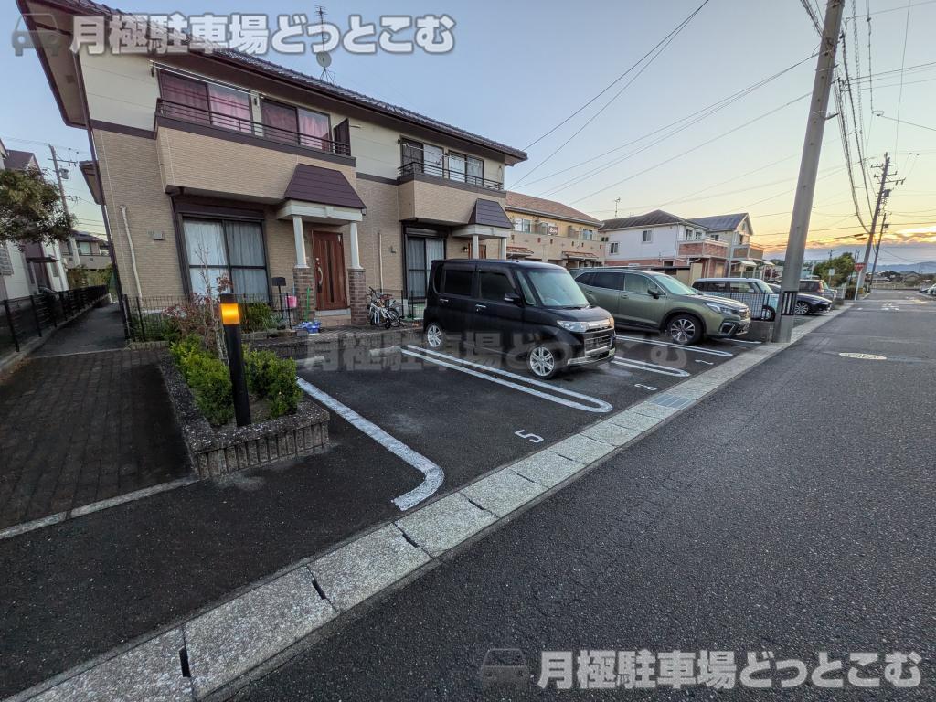 豊川市八幡町上ノ蔵32番地の月極駐車場2