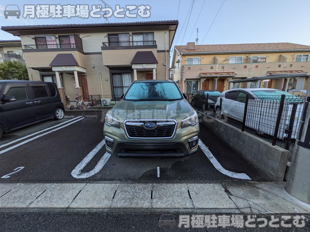 豊川市八幡町上ノ蔵32番地の月極駐車場4